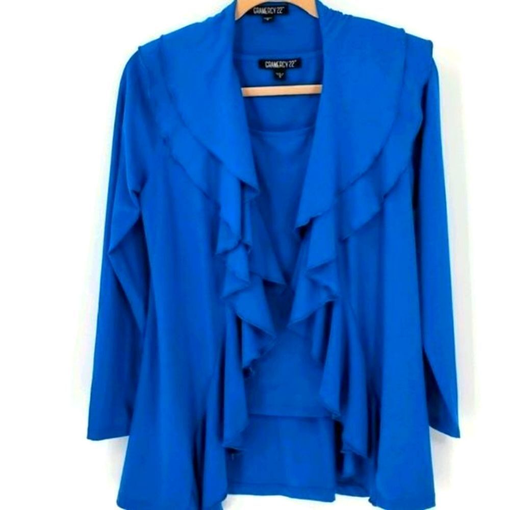 Two pieces set by Gramercy 22, blue‎ small. Ruffled.